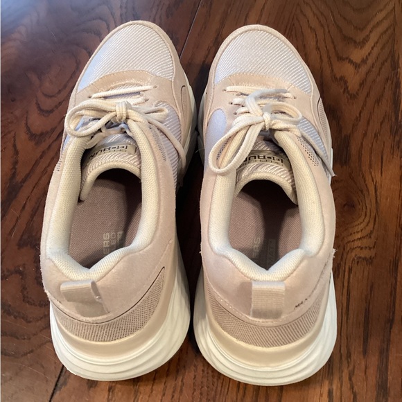 Skechers Shoes - Picture 3 of 9